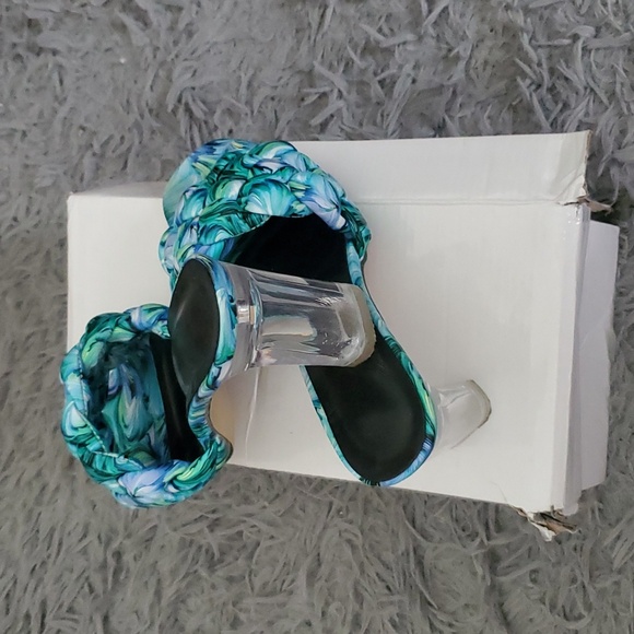 Graphic Weave Detail Clear Chunky Heels - Picture 3 of 8